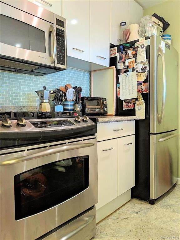 4 Martine Avenue - Photo 1