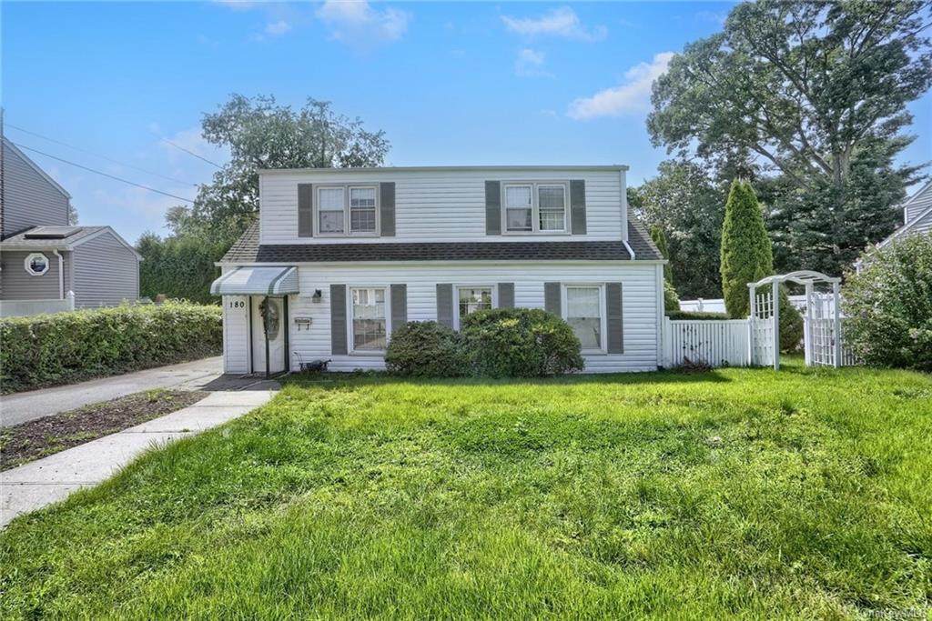180 Jennifer Lane - Photo 1