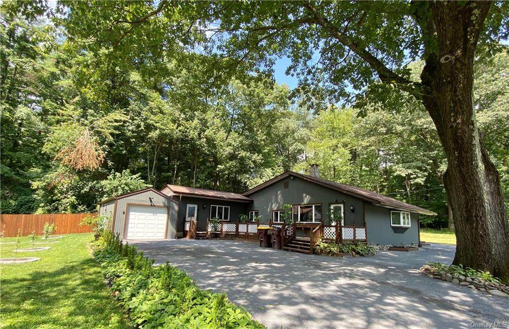 4 Pine Tree Lane - Photo 1