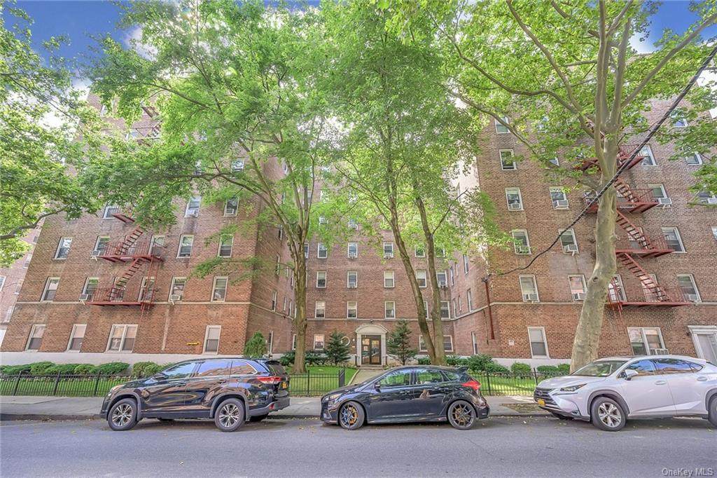 821 Bronx River Road - Photo 1