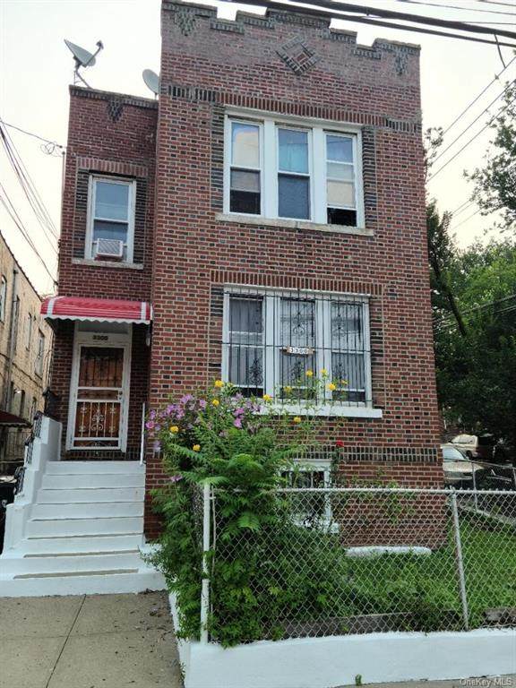 3300 Seymour Avenue - Photo 1