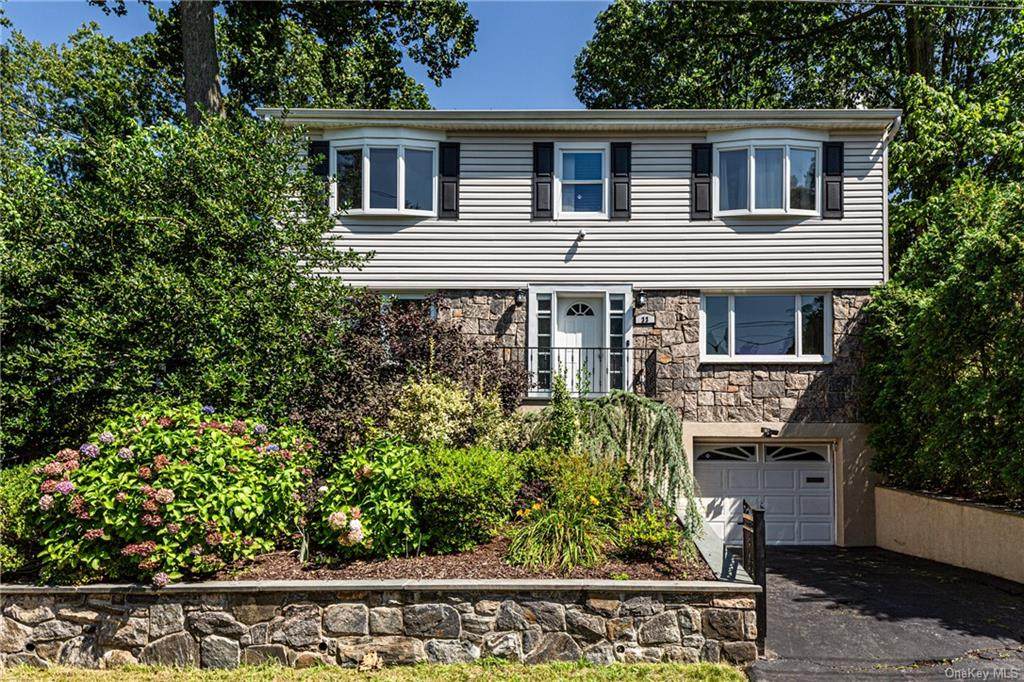 33 Parkway East - Photo 1