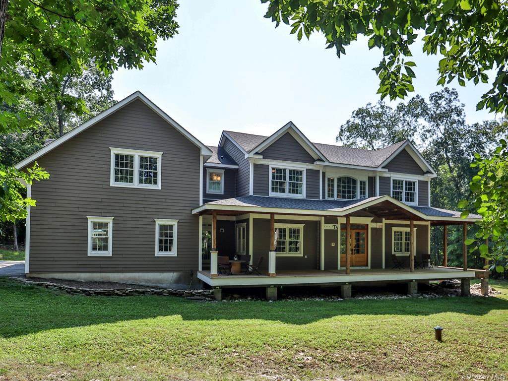 27 Stonehenge Road - Photo 1