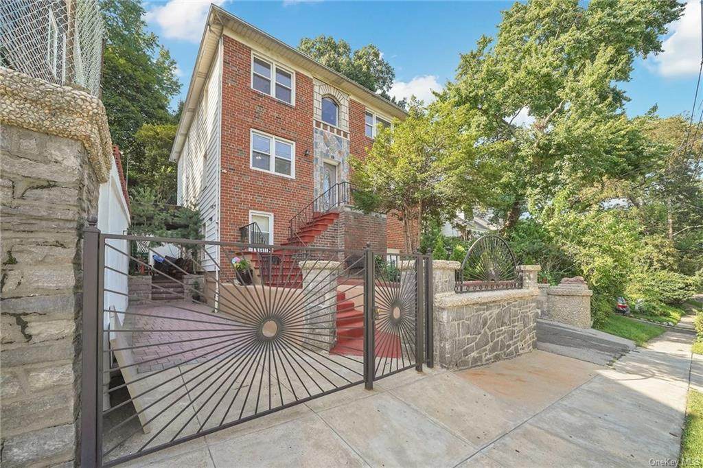 19 Putnam Avenue - Photo 1