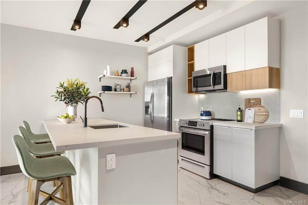 667 Ridge Hill Boulevard - Photo 1