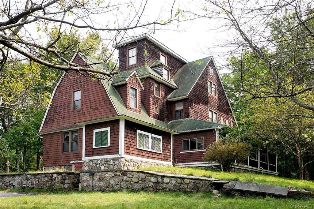 18 Columbian Drive - Photo 1
