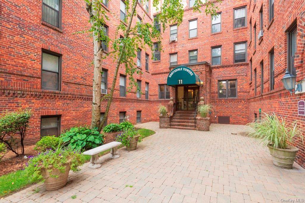 11 Columbia Avenue - Photo 1