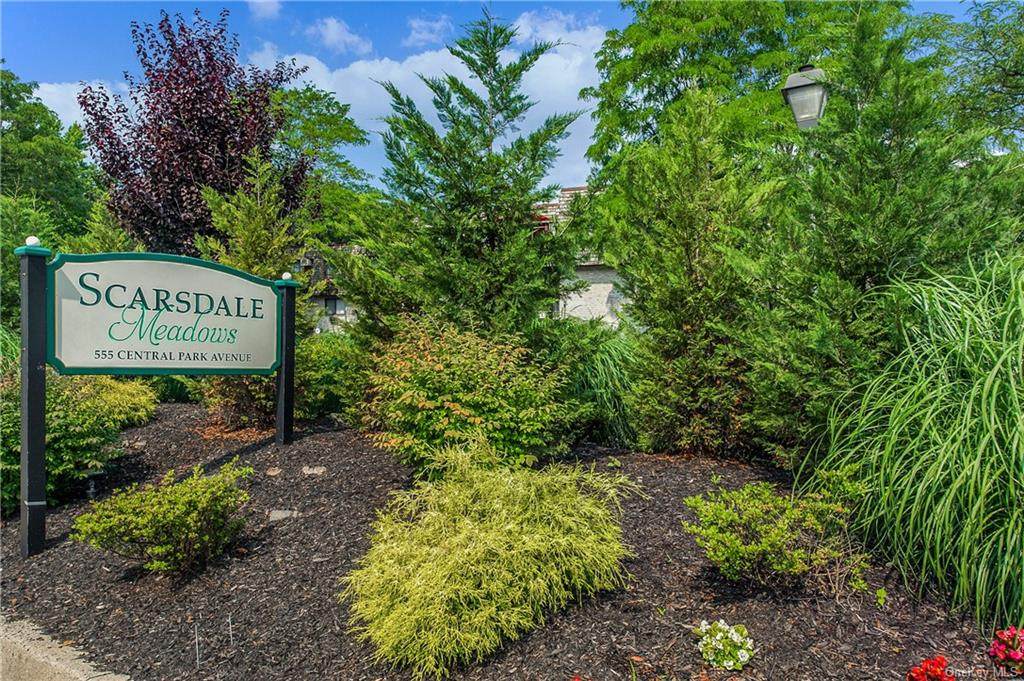 555 Central Park Avenue - Photo 1