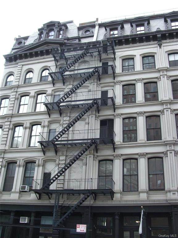17 White Street - Photo 1