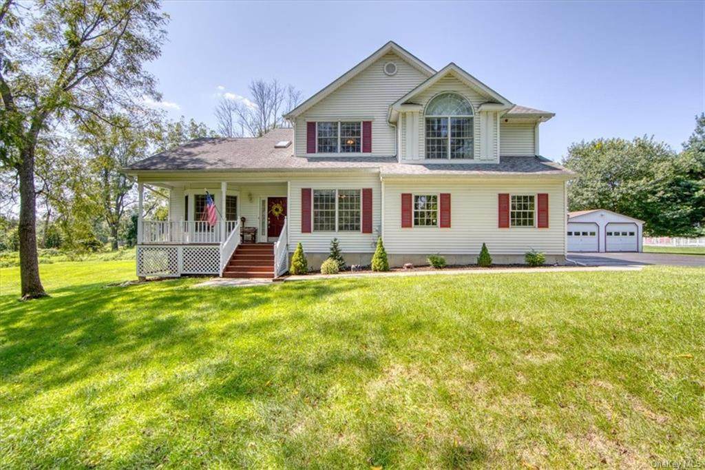 15 Green Meadow Road - Photo 1