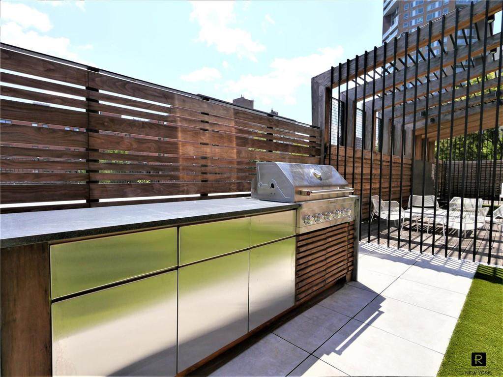 1325 Fifth Avenue - Photo 1
