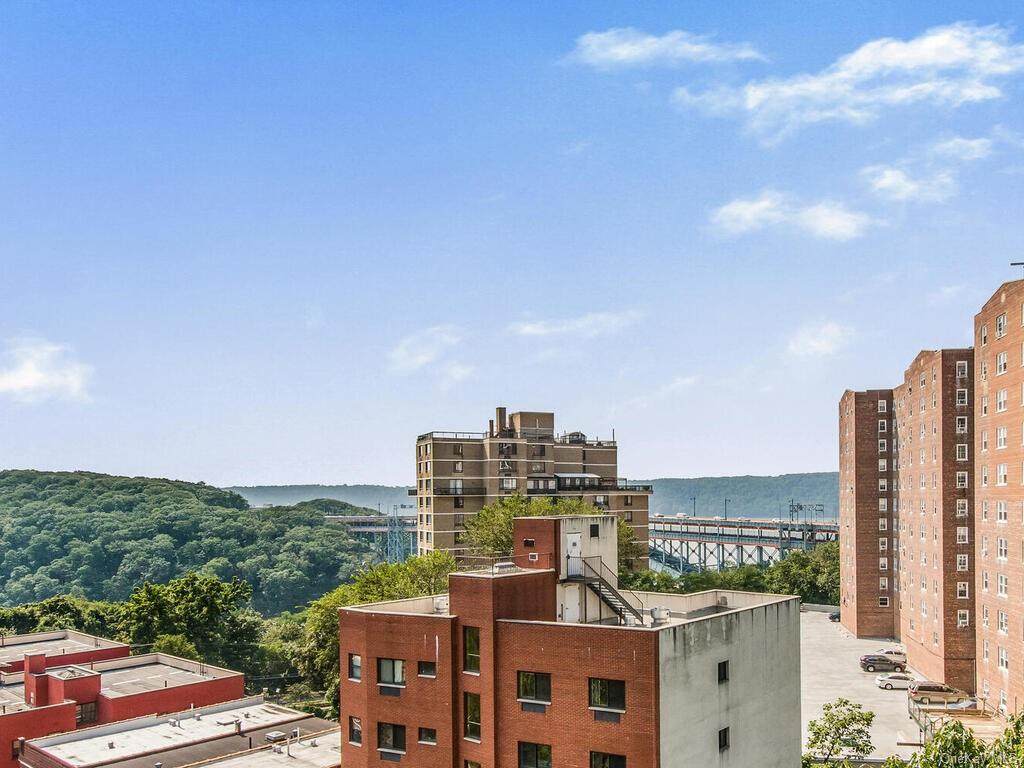 555 Kappock Street - Photo 1