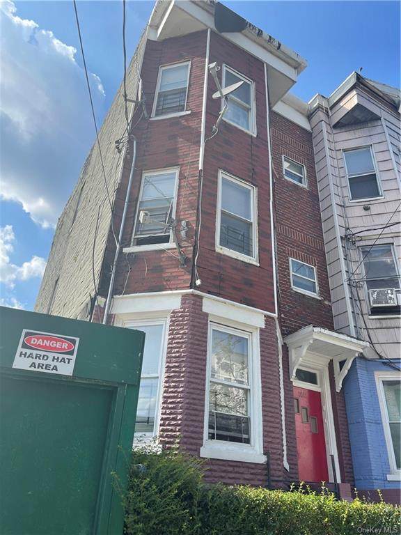 1011 Nelson Avenue - Photo 1