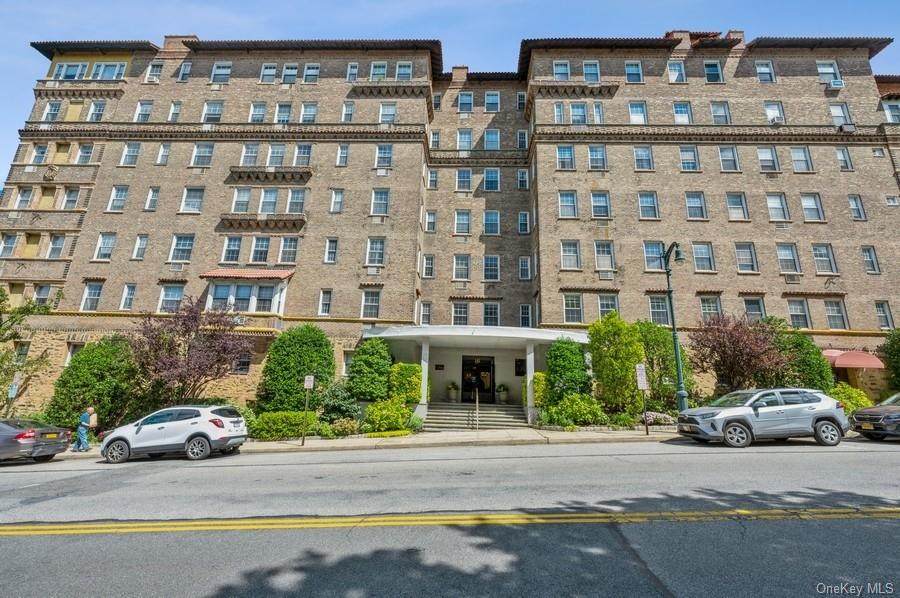16 Chatsworth Avenue - Photo 1