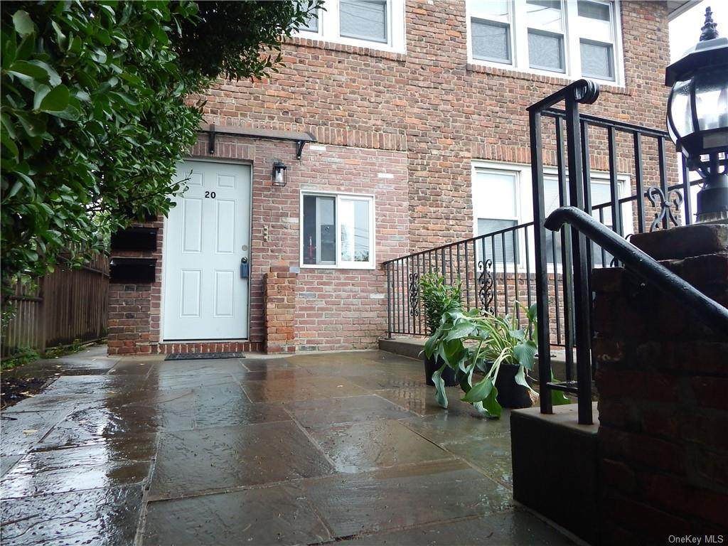 20 Hudson Terrace - Photo 1