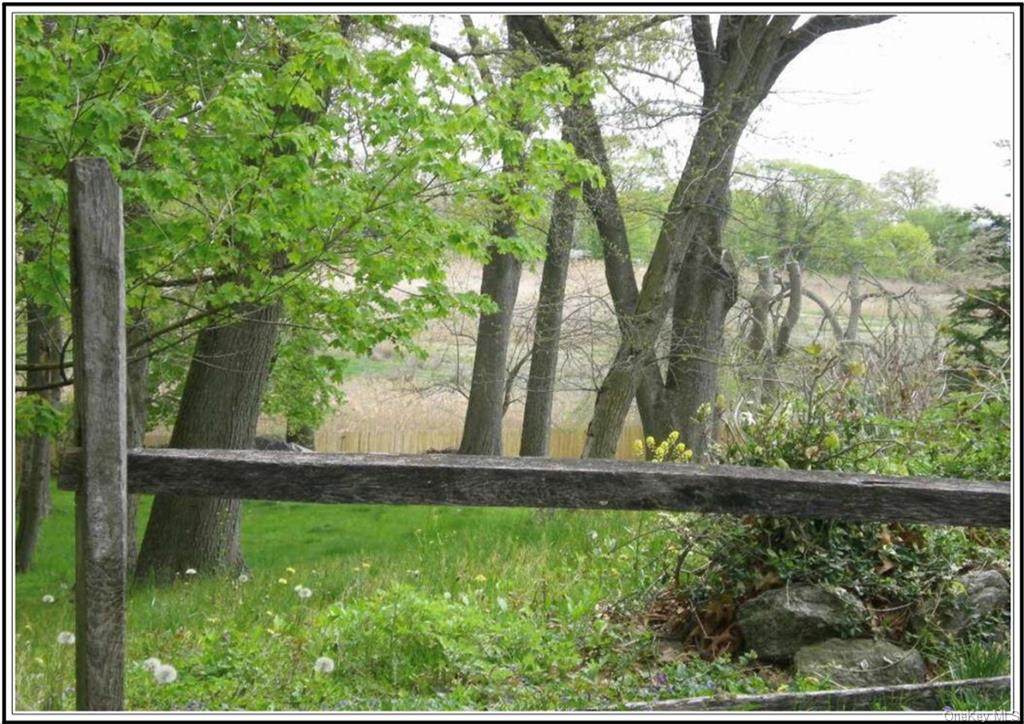 921 Soundview Drive - Photo 1