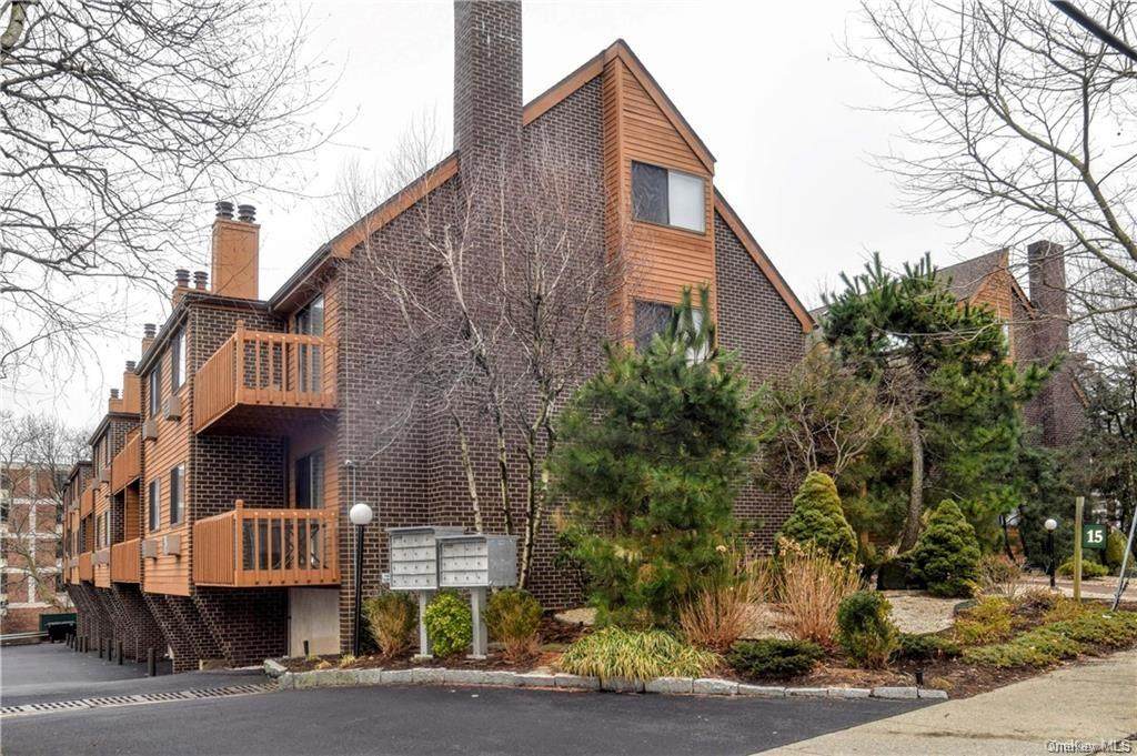 15 Greenridge Avenue - Photo 1