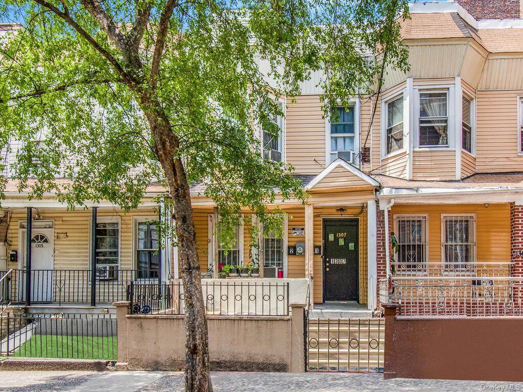 1307 College Avenue - Photo 1