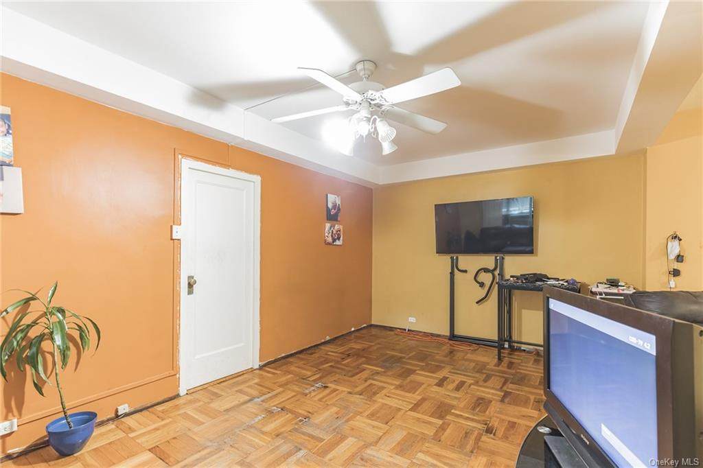 2160 Tremont Avenue - Photo 1