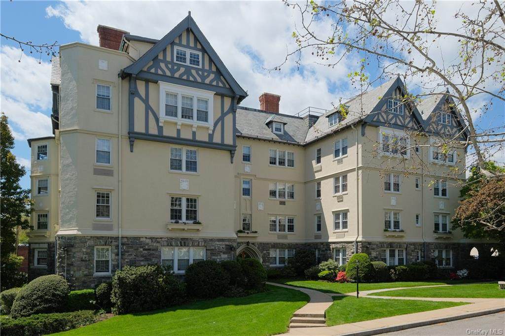 1 Westbourne - Photo 1