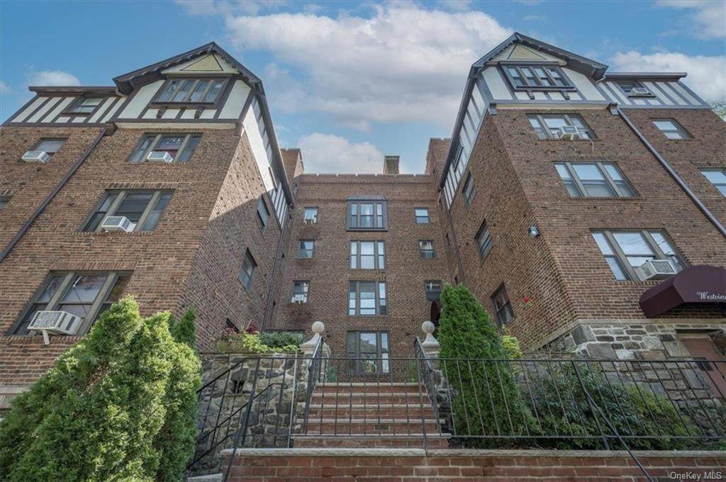 36 Westview Avenue - Photo 1