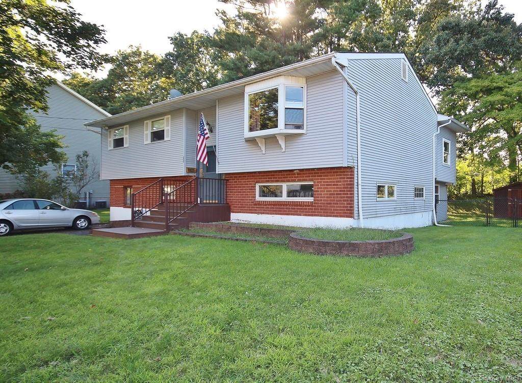 23 Fonda Drive - Photo 1