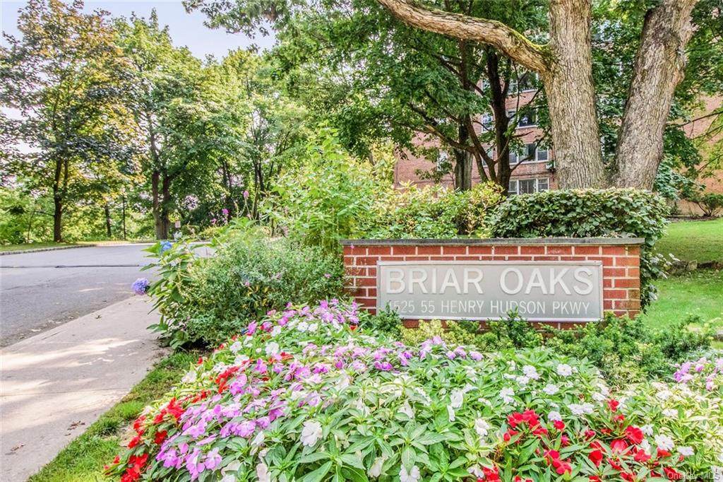 4555 Henry Hudson Parkway - Photo 1