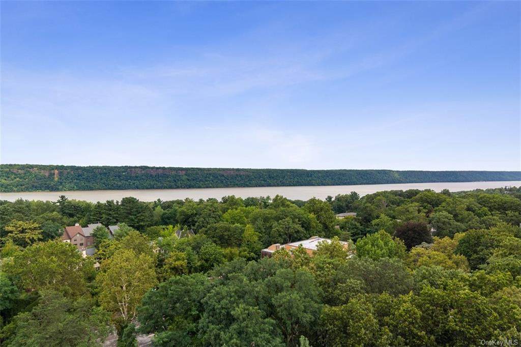 3935 Blackstone Avenue - Photo 1