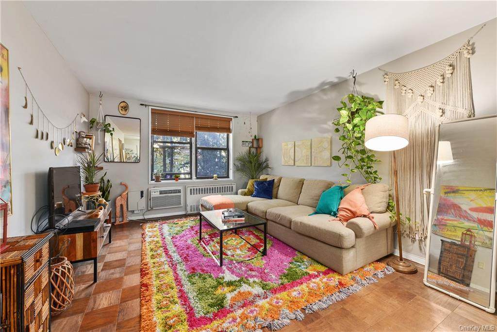 60 Barker Street - Photo 1