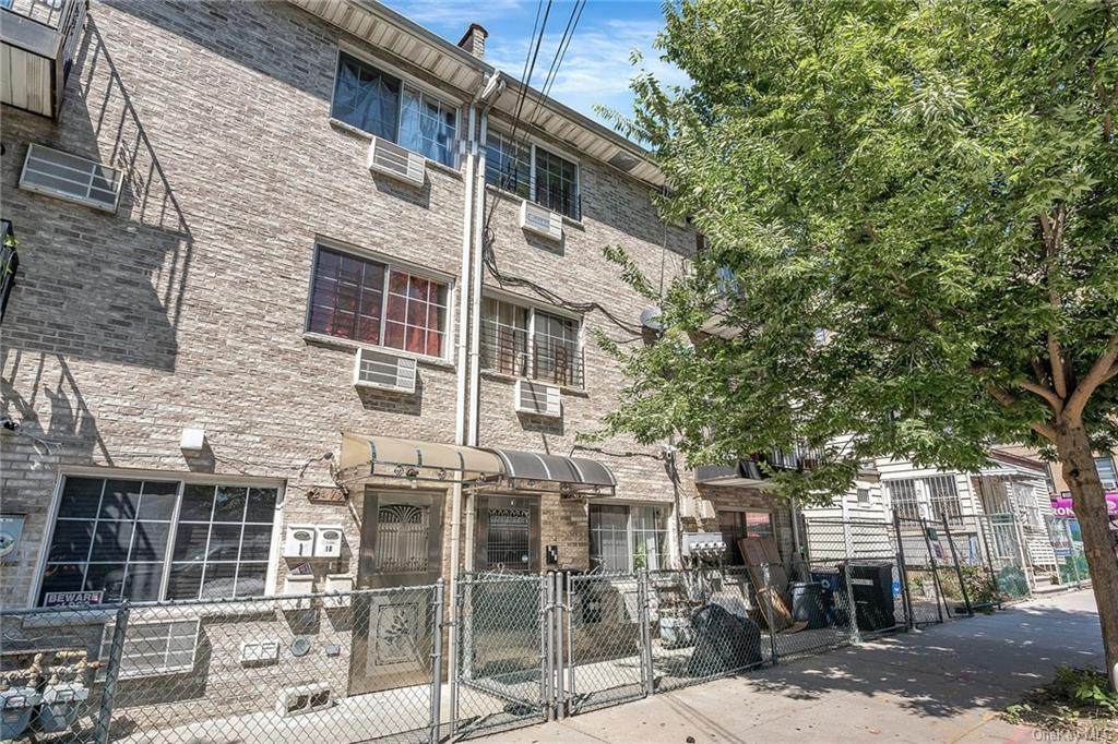 2477 Tratman Avenue - Photo 1