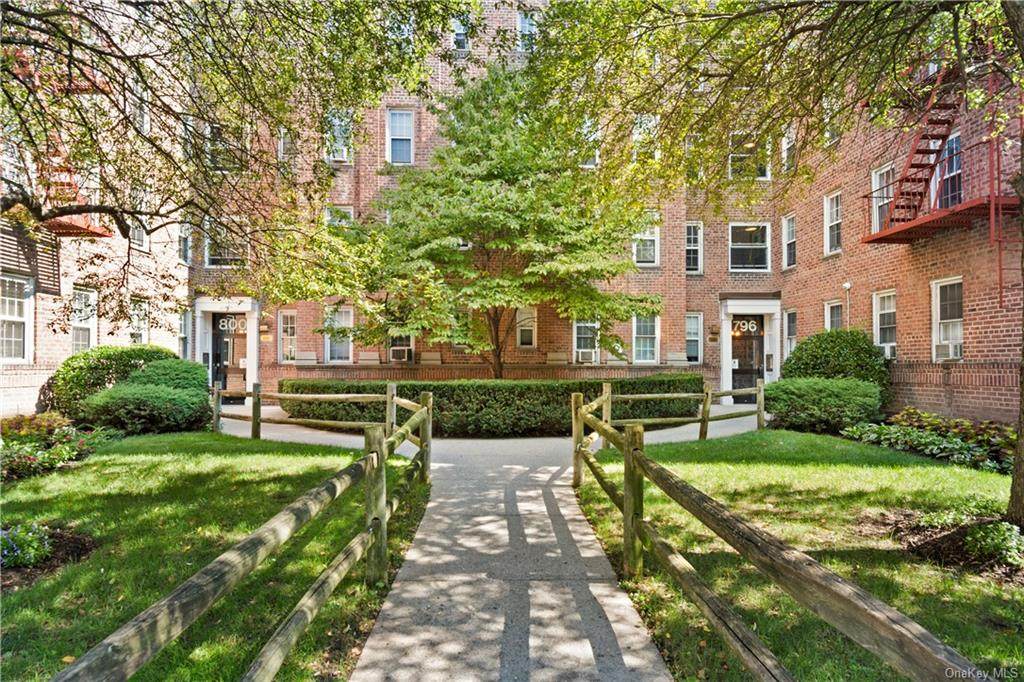 796 Bronx River Road - Photo 1