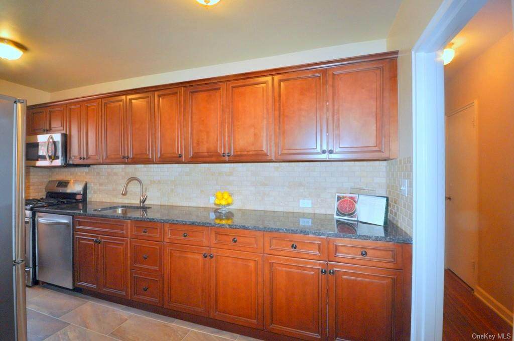 142 Garth Road - Photo 1