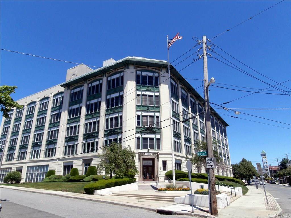 1 Landmark Square - Photo 1