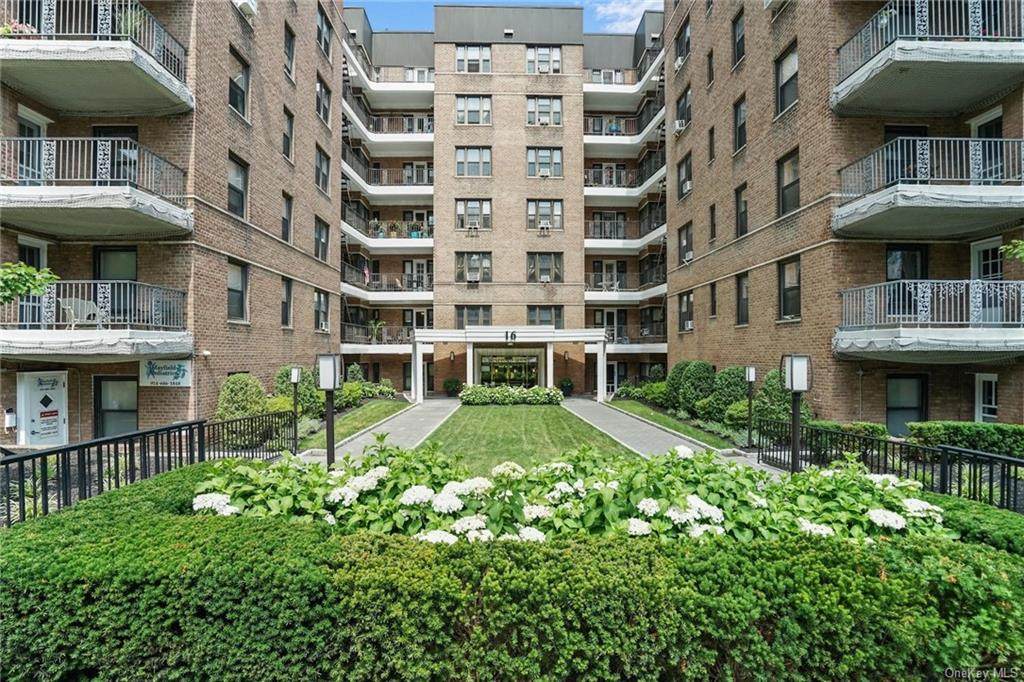 16 Broadway - Photo 1