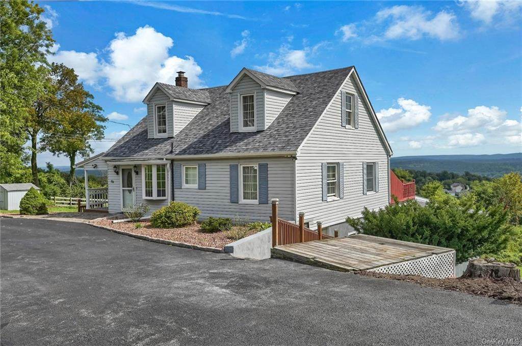 320 Carter Avenue - Photo 1