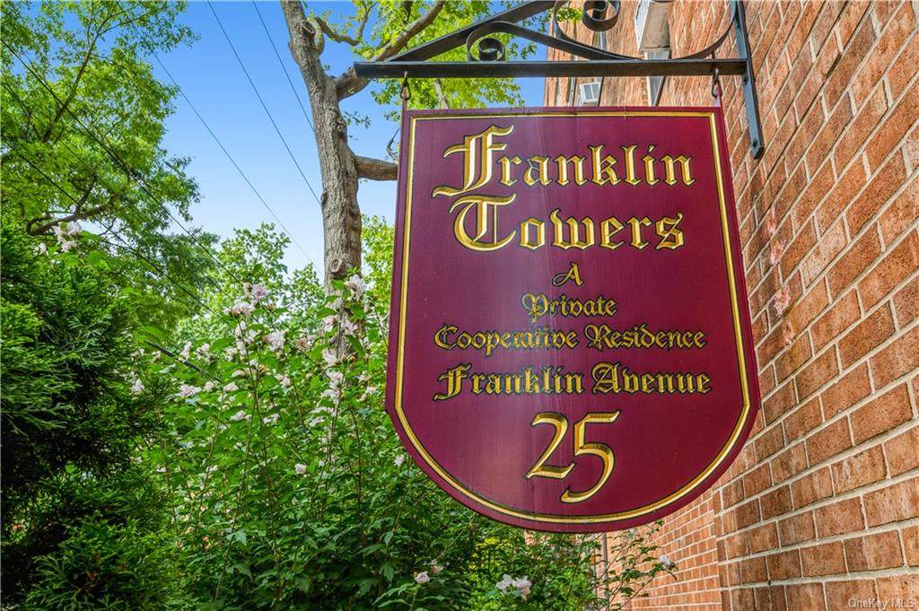 25 Franklin Avenue - Photo 1