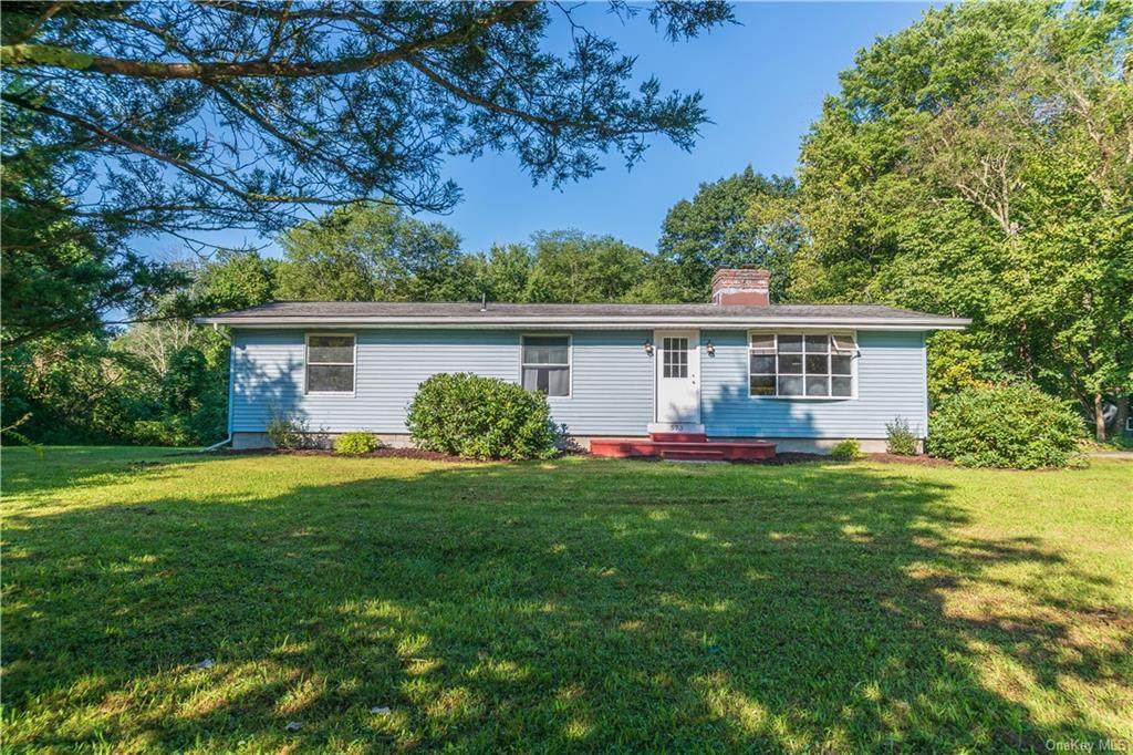 573 Quaker Lane - Photo 1