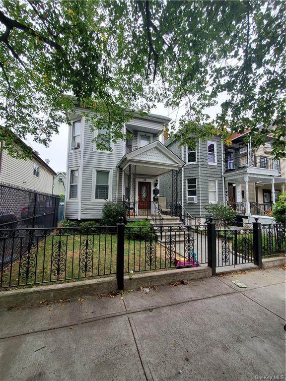 125 12th Avenue - Photo 1