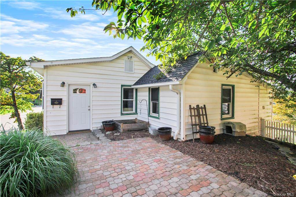 196 Henry Street - Photo 1