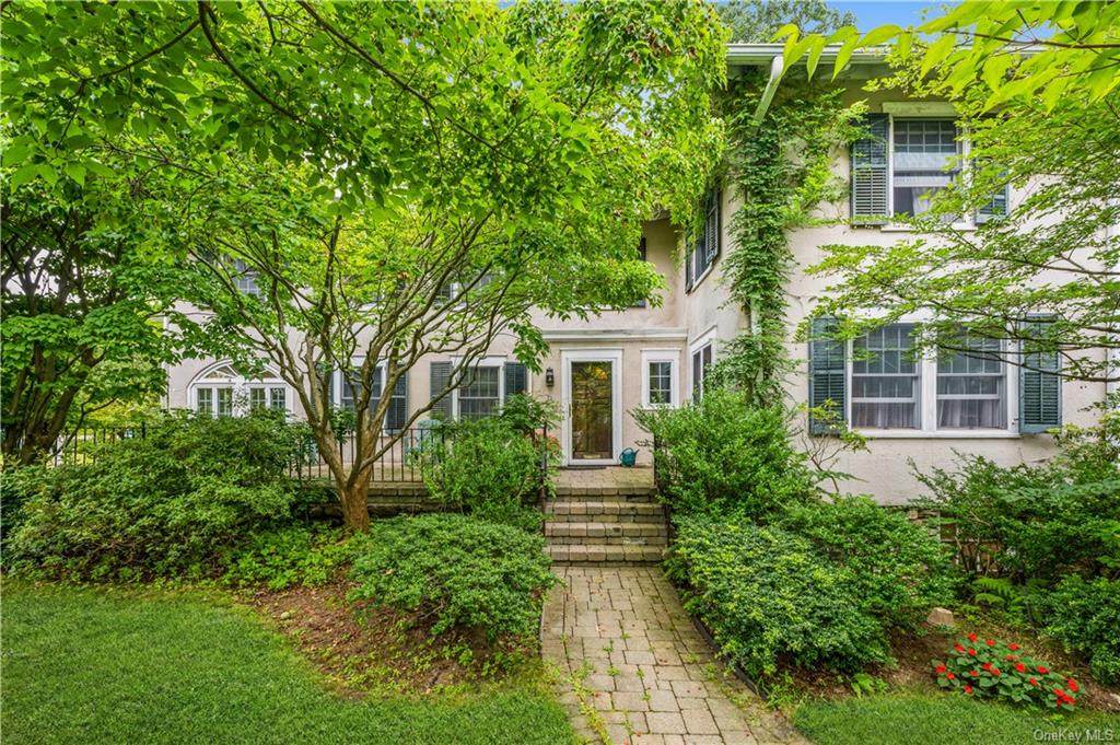 66 Walworth Avenue - Photo 1