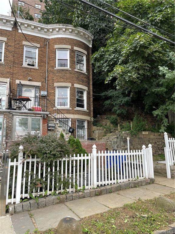 2546 Bailey Avenue - Photo 1