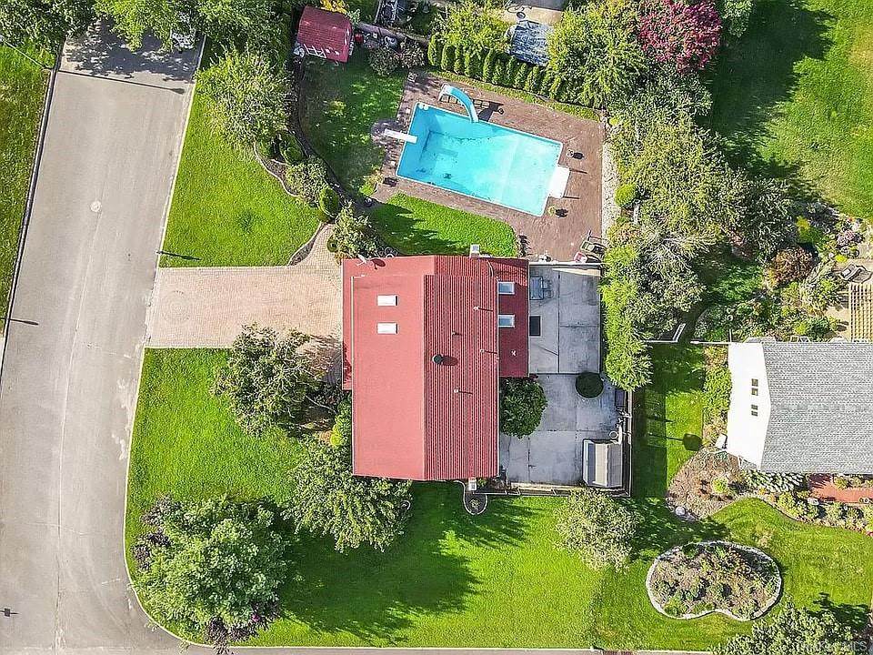 1 Gary Place - Photo 1