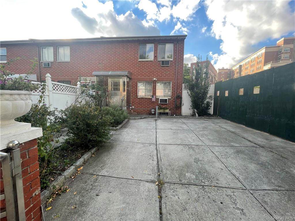 2179 Arthur Avenue - Photo 1