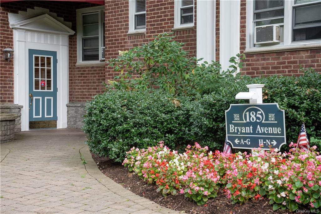185 Bryant Avenue - Photo 1