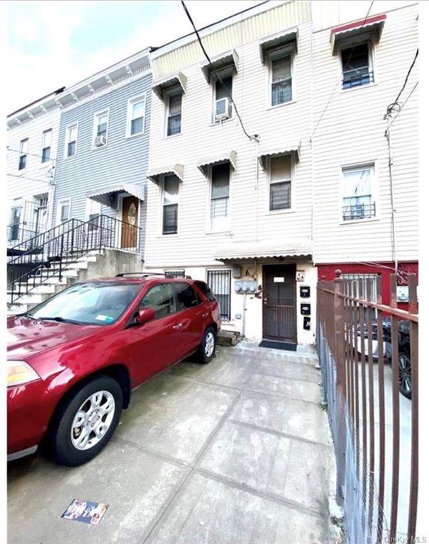 464 185th Street - Photo 1