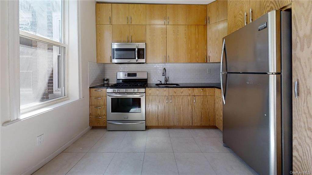 646 207th Street - Photo 1