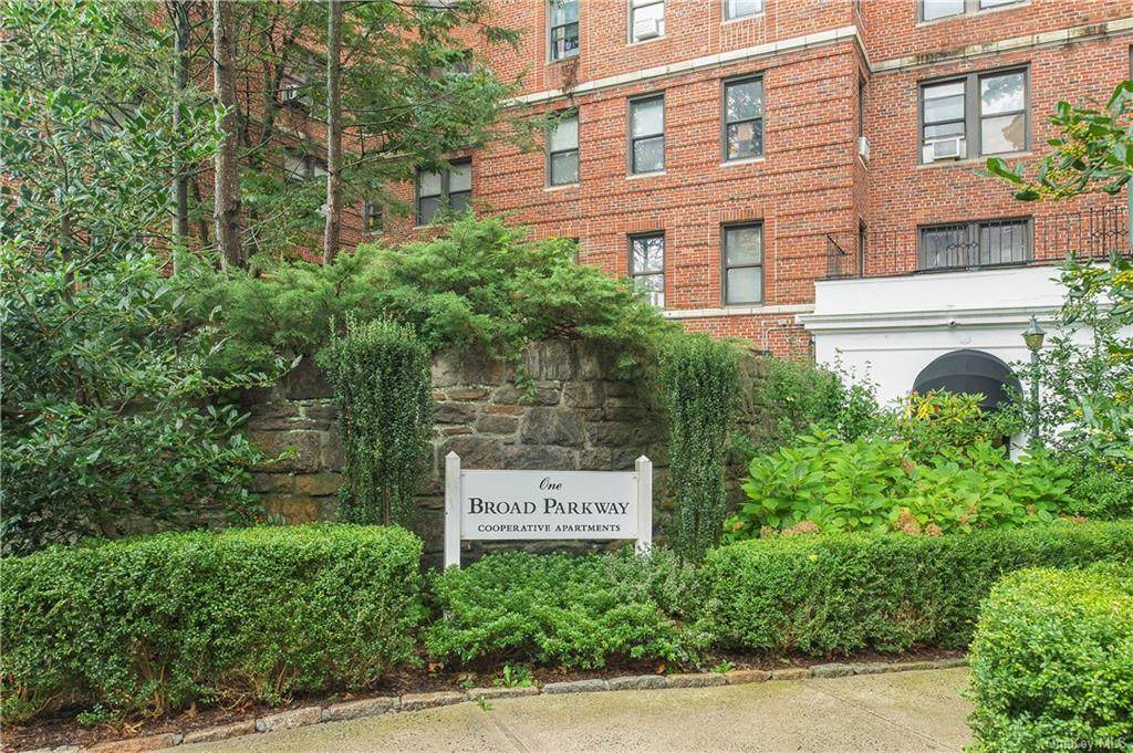 1 Broad Park Way - Photo 1