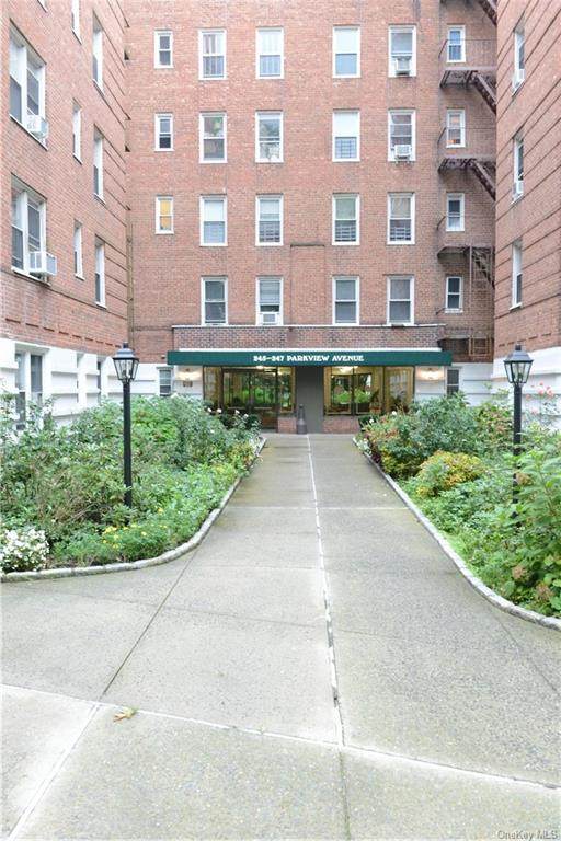 247 Parkview Avenue - Photo 1