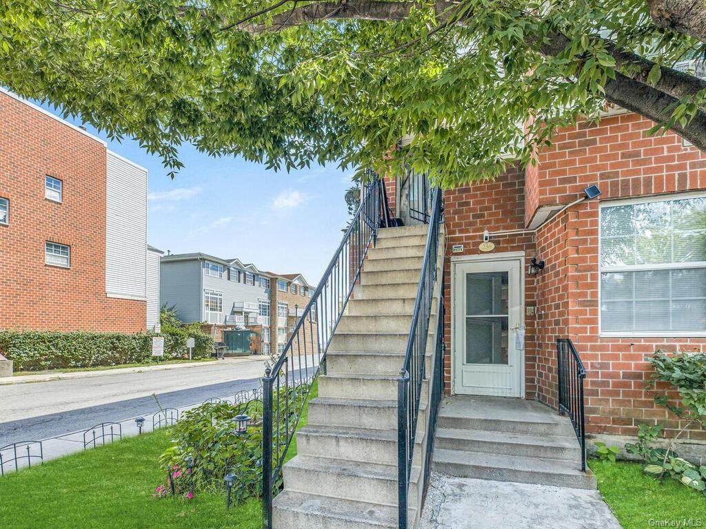 238 Sunset Boulevard - Photo 1