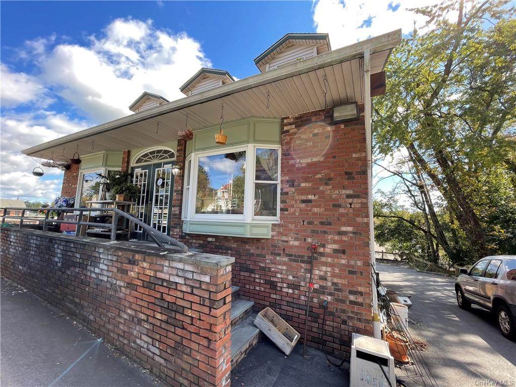 213 Greenwich Avenue - Photo 1
